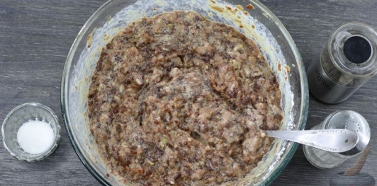 Фото приготовления рецепта: Печеночно-мясной торт - шаг №14