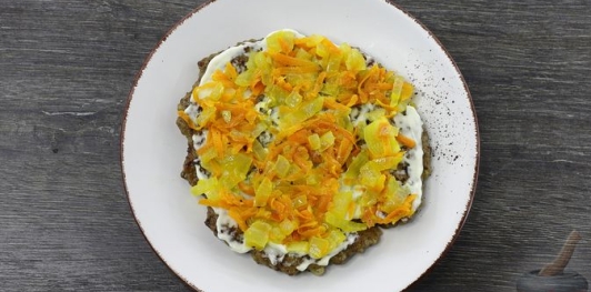 Фото приготовления рецепта: Печеночно-мясной торт - шаг №27