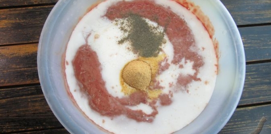 Фото приготовления рецепта: Печёночный торт с обжаренными овощами - шаг №6