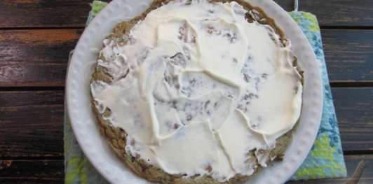 Фото приготовления рецепта: Печёночный торт с обжаренными овощами - шаг №15