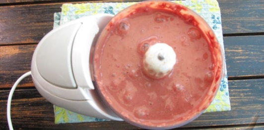 Фото приготовления рецепта: Печёночный торт с обжаренными овощами - шаг №4