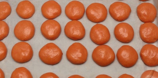 Фото приготовления рецепта: Песочное печенье на сухом киселе - шаг №10