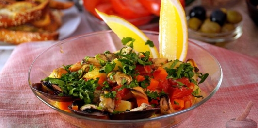 Фото приготовления рецепта: Пилаки из мидий - шаг №16