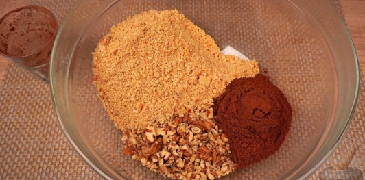 Фото приготовления рецепта: Пирожные «Пасхальные яйца» из печенья - шаг №5