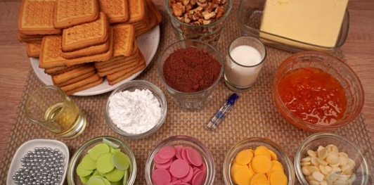 Фото приготовления рецепта: Пирожные «Пасхальные яйца» из печенья - шаг №1