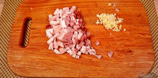 Фото приготовления рецепта: Пёркёльт из баранины - шаг №3