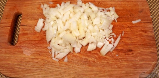 Фото приготовления рецепта: Пёркёльт из баранины - шаг №2