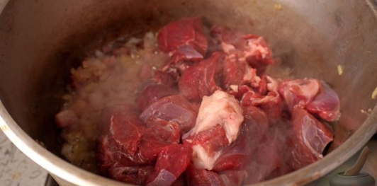 Фото приготовления рецепта: Пёркёльт из баранины - шаг №8