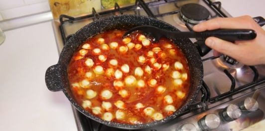 Фото приготовления рецепта: Похмельные пельмени "Том Ям" - шаг №3