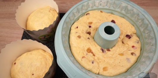 Фото приготовления рецепта: Польский пасхальный кулич на нутряном жире и сливочном масле - шаг №17