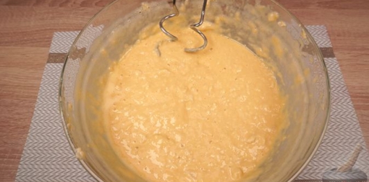 Фото приготовления рецепта: Польский пасхальный кулич на нутряном жире и сливочном масле - шаг №9