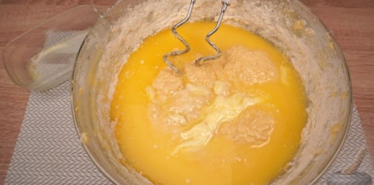 Фото приготовления рецепта: Польский пасхальный кулич на нутряном жире и сливочном масле - шаг №11