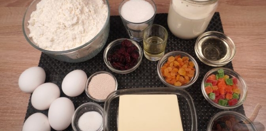 Фото приготовления рецепта: Польский пасхальный кулич на нутряном жире и сливочном масле - шаг №1