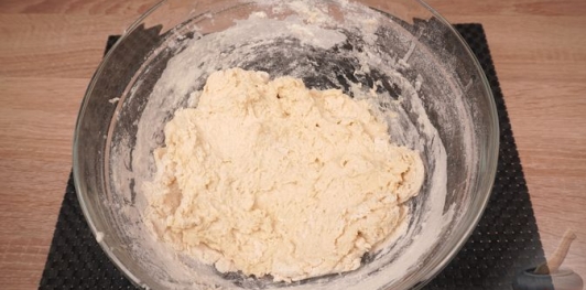 Фото приготовления рецепта: Польский пасхальный кулич на нутряном жире и сливочном масле - шаг №5