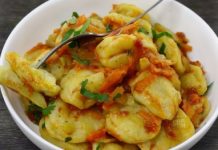 Постные картофельные ушки с овощами