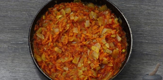 Фото приготовления рецепта: Постные картофельные ушки с овощами - шаг №9