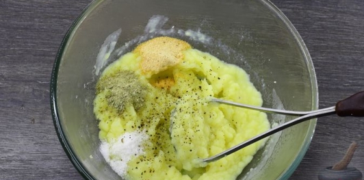 Фото приготовления рецепта: Постные картофельные ушки с овощами - шаг №14