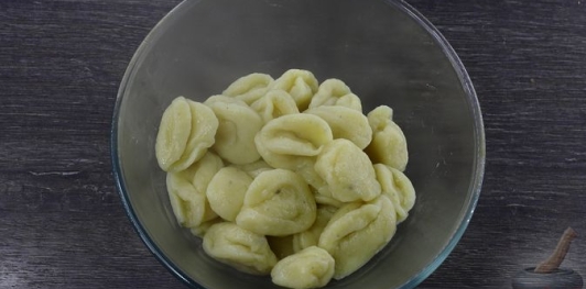 Фото приготовления рецепта: Постные картофельные ушки с овощами - шаг №29