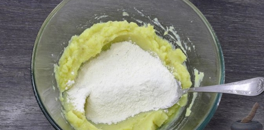 Фото приготовления рецепта: Постные картофельные ушки с овощами - шаг №17