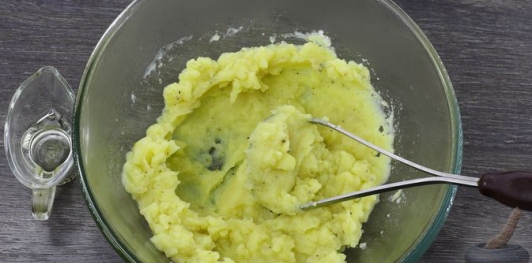 Фото приготовления рецепта: Постные картофельные ушки с овощами - шаг №15