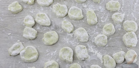 Фото приготовления рецепта: Постные картофельные ушки с овощами - шаг №24