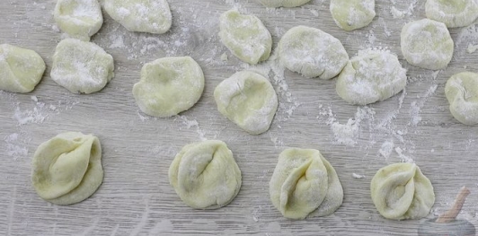 Фото приготовления рецепта: Постные картофельные ушки с овощами - шаг №27