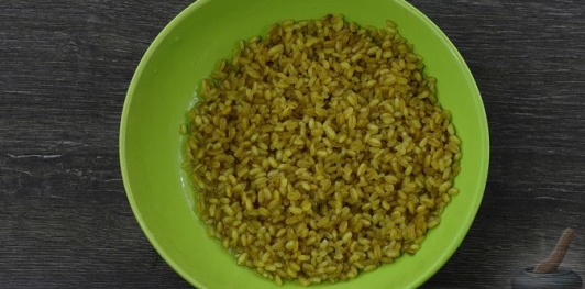 Фото приготовления рецепта: Постный грибной суп с булгуром - шаг №12