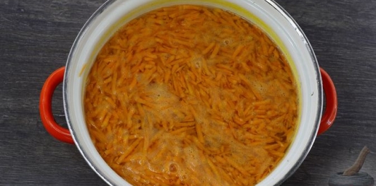 Фото приготовления рецепта: Постный грибной суп с булгуром - шаг №10