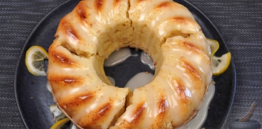 Фото приготовления рецепта: Постный лимонный кекс с глазурью - шаг №17