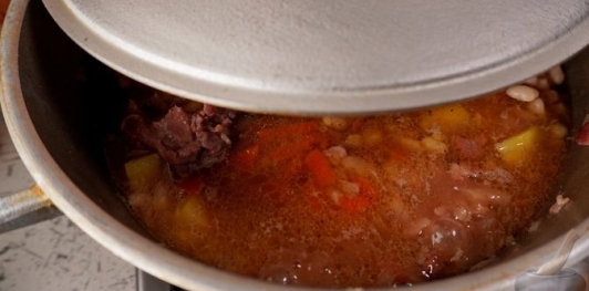 Фото приготовления рецепта: Рагу с бараниной и фасолью - шаг №17