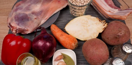 Фото приготовления рецепта: Рагу с бараниной и фасолью - шаг №1