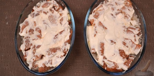 Фото приготовления рецепта: Рис с мясом и черемшой (в духовке) - шаг №15