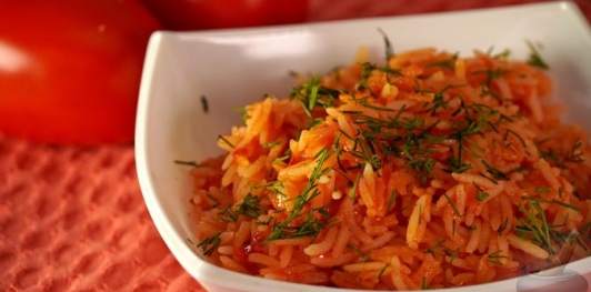 Фото приготовления рецепта: Рис в томатном соусе - шаг №15