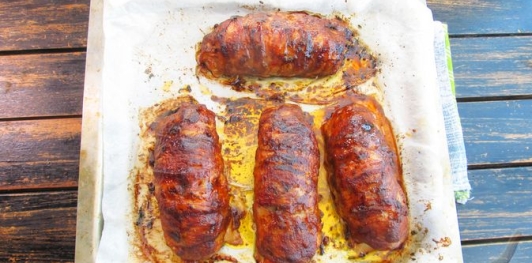 Фото приготовления рецепта: Рулетики из свинины, с картофелем и перцем - шаг №24