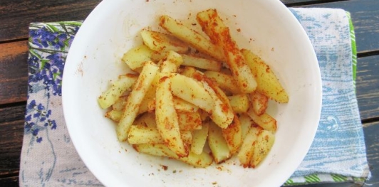 Фото приготовления рецепта: Рулетики из свинины, с картофелем и перцем - шаг №13