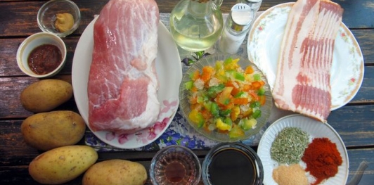 Фото приготовления рецепта: Рулетики из свинины, с картофелем и перцем - шаг №1