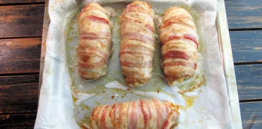 Фото приготовления рецепта: Рулетики из свинины, с картофелем и перцем - шаг №20