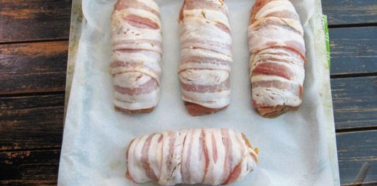 Фото приготовления рецепта: Рулетики из свинины, с картофелем и перцем - шаг №19