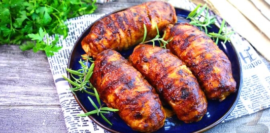 Фото приготовления рецепта: Рулетики из свинины, с картофелем и перцем - шаг №25