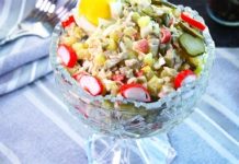 Салат «Столичный» с курицей и крабовыми палочками