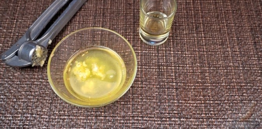 Фото приготовления рецепта: Сибас, запечённый на овощной подушке - шаг №8