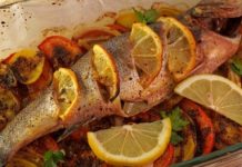 Сибас, запечённый на овощной подушке