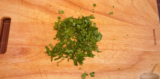 Фото приготовления рецепта: Суп из куриной печени с цветной капустой и сладким перцем - шаг №7