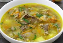 Суп с куриными потрошками, грибами и пшеном