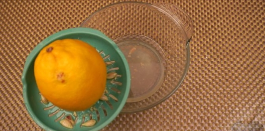 Фото приготовления рецепта: Свекольный крем-дип с тахини и грецкими орехами - шаг №5