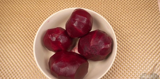 Фото приготовления рецепта: Свекольный крем-дип с тахини и грецкими орехами - шаг №13