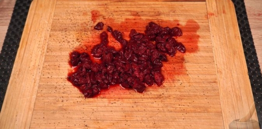 Фото приготовления рецепта: Свёкла с вишнями - шаг №5