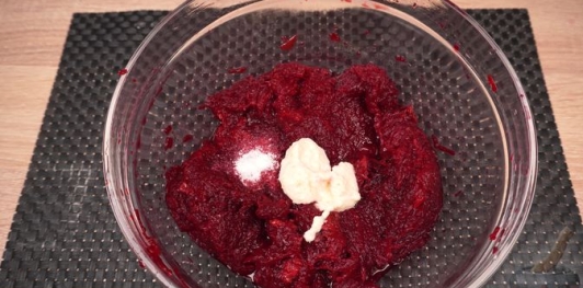 Фото приготовления рецепта: Свёкла с вишнями - шаг №10