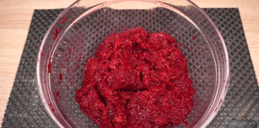 Фото приготовления рецепта: Свёкла с вишнями - шаг №11