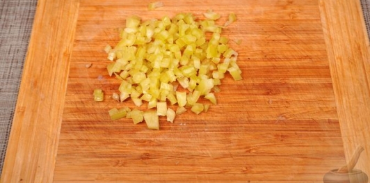 Фото приготовления рецепта: Тархоня с помидорами и сладким перцем - шаг №9